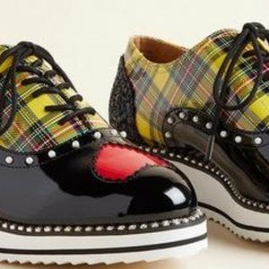 Torrid Betsey Johnson Oxford Shoes Yellow Heart Plaid Sz 9.5 WW